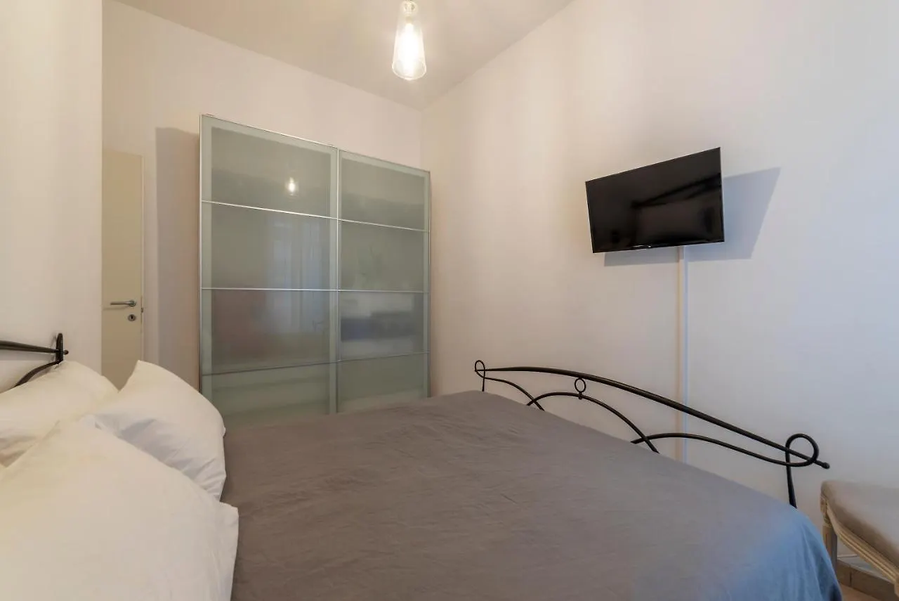 רומא Villa Borghese & Villa Albani Apartment 0*,